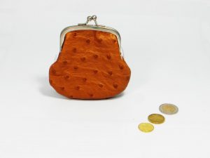 Portemonneetje in struisvogelleer met knipsluiting