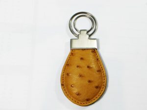 Sleutelhanger in struisvogelleer