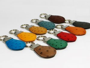 Sleutelhanger in struisvogelleer
