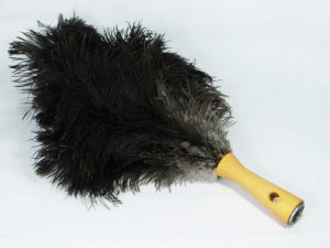 Struisvogel Plumeau met korte houten steel 35 cm